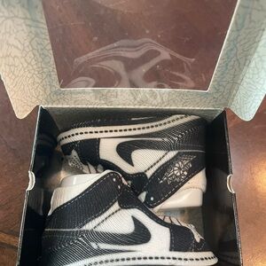 Jordan Baby Booties Black and White High-Top